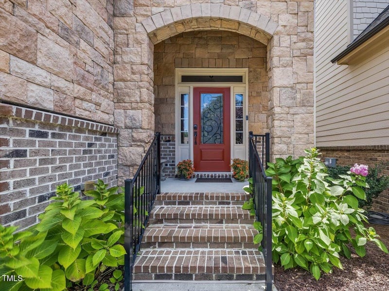 611 Angelica Cir, Cary, NC 27518