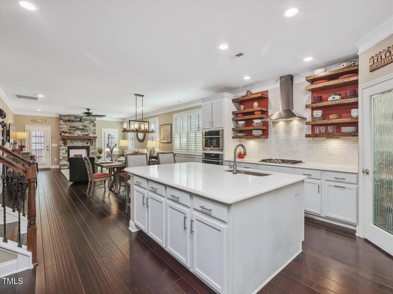 611 Angelica Cir, Cary, NC 27518