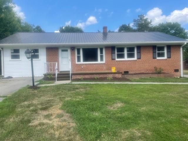 611 N Beaumont Ave, Burlington, NC 27217