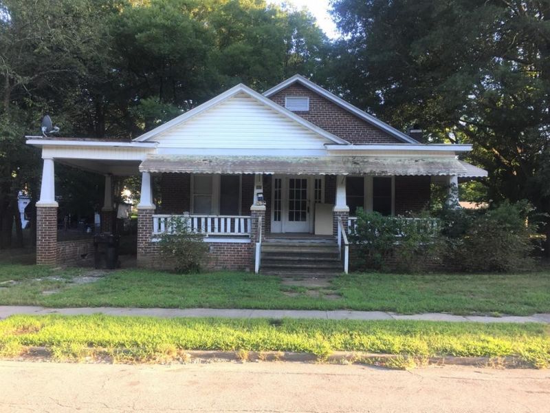 611 Grace Ave, Burlington, NC 27217
