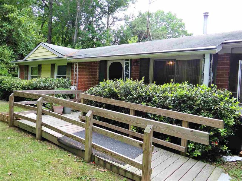611 Hatch Rd, Chapel Hill, NC 27516