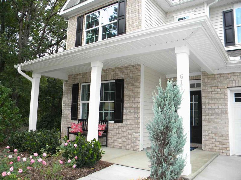 611 Hiddenbrook Dr, Durham, NC 27703