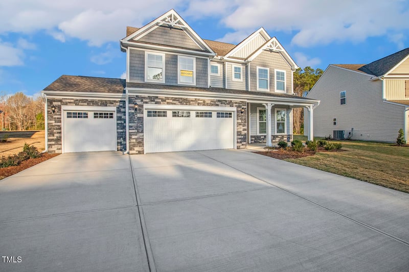 611 Highview Dr, Benson, NC 27504