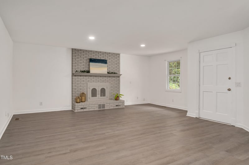 611 James St, Lillington, NC 27546