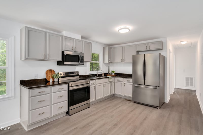 611 James St, Lillington, NC 27546