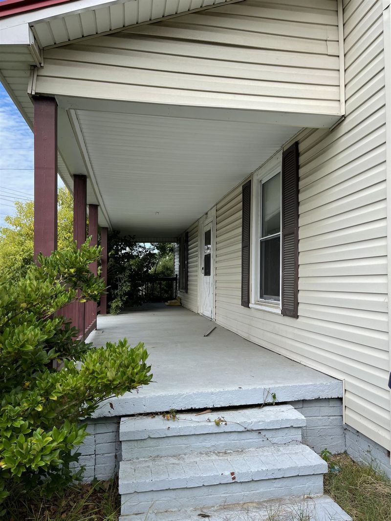 611 E Main St, Sanford, NC 27332