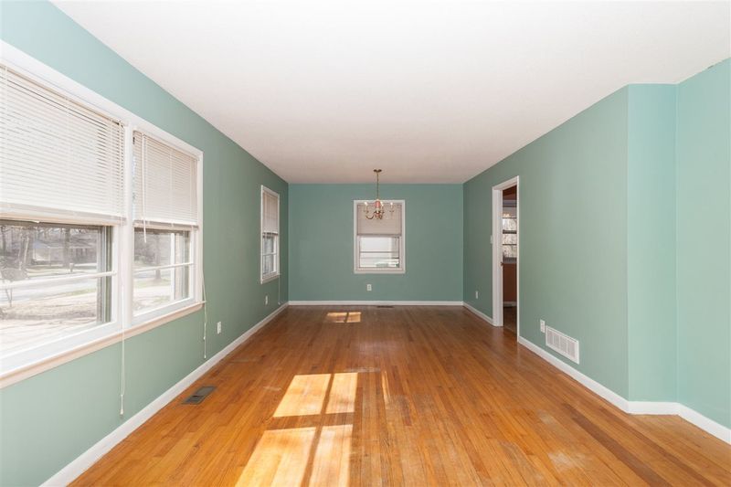 611 SE Maynard Rd, Cary, NC 27511