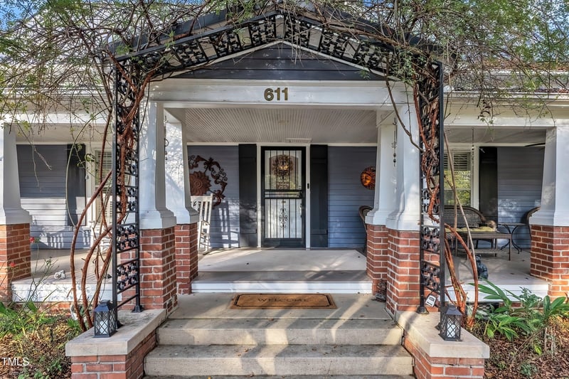 611 Olive St, Apex, NC 27502