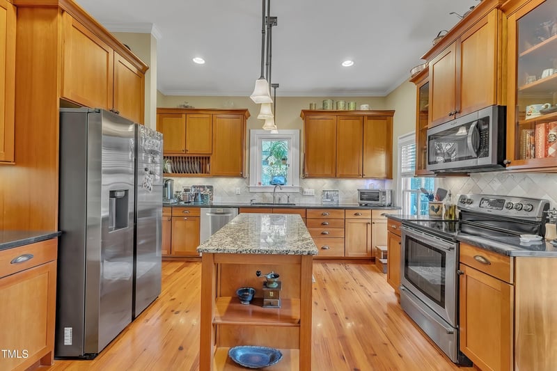 611 Olive St, Apex, NC 27502
