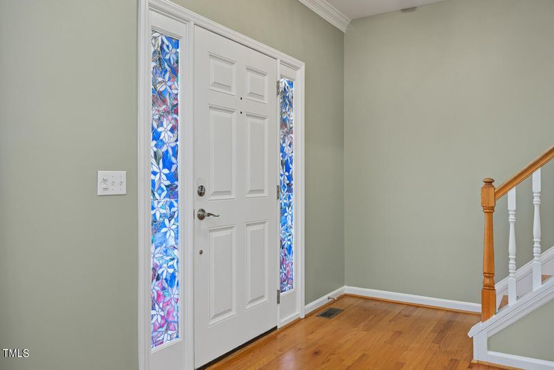 611 Palafox Dr, Chapel Hill, NC 27516