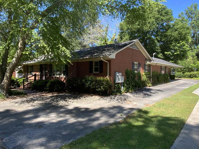 611 N Park Ave, Dunn, NC 28334
