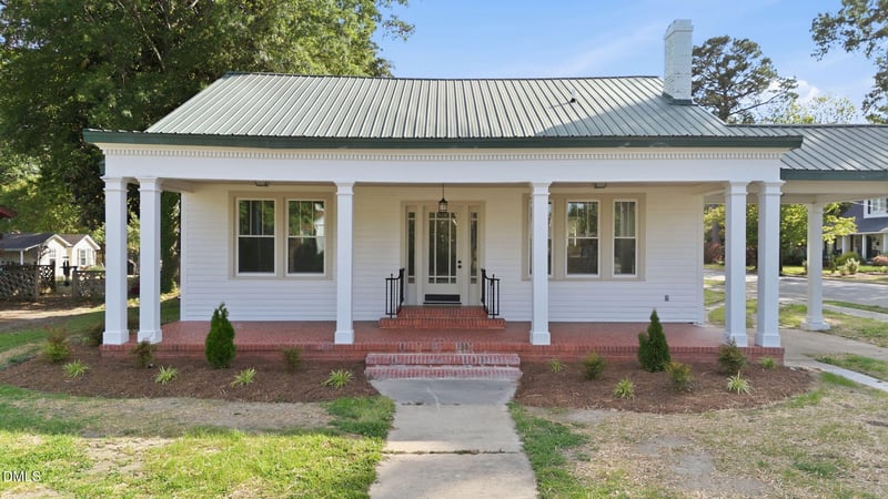 611 Pearsall St, Dunn, NC 28334