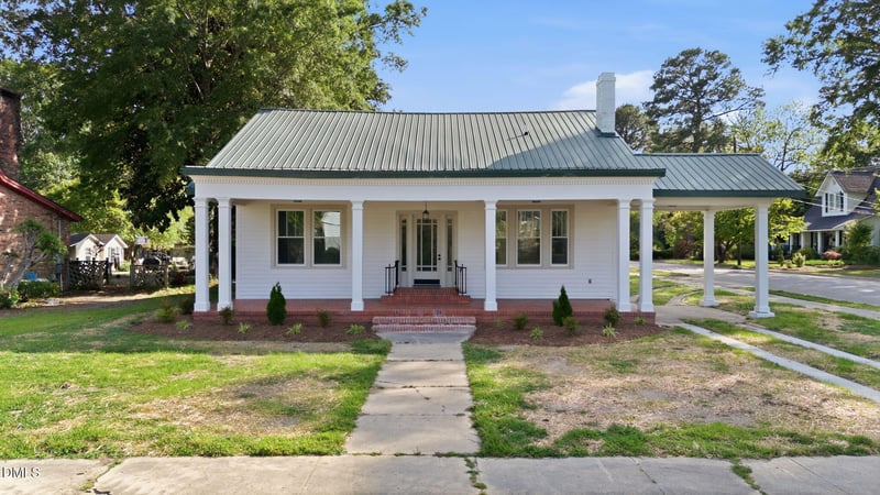 611 Pearsall St, Dunn, NC 28334