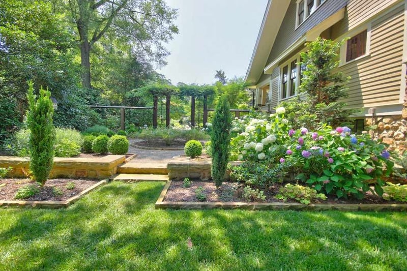611 Rosemary St, Chapel Hill, NC 27514