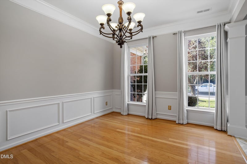 611 Sherwood Forest Pl, Cary, NC 27519