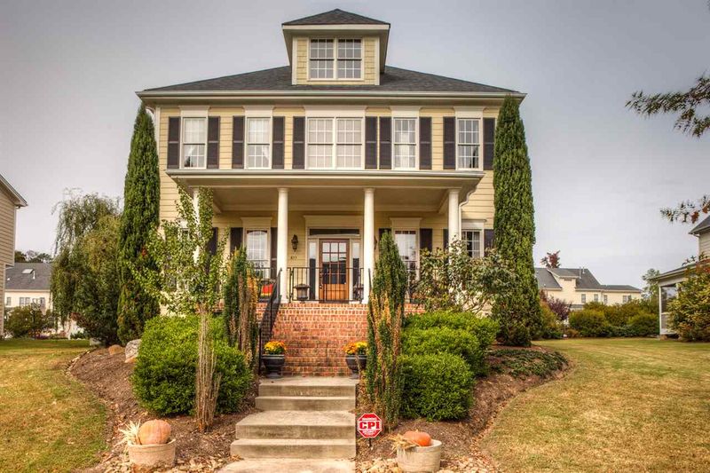 611 Stafford Brook Ln, Cary, NC 27519