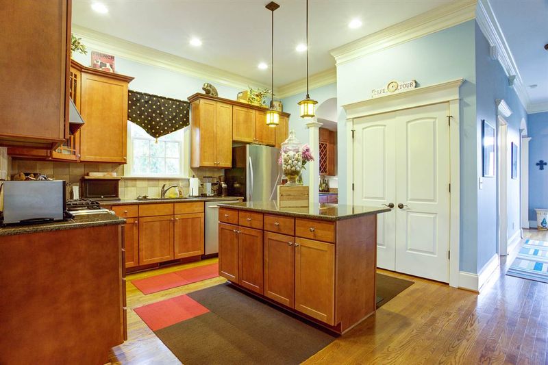611 Stafford Brook Ln, Cary, NC 27519