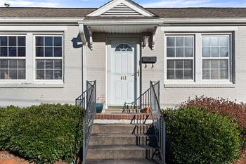 611 Willowbrook Dr, Burlington, NC 27215