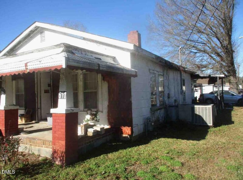 611 Wilson Ave, Dunn, NC 28334