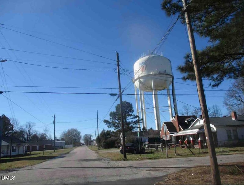 611 Wilson Ave, Dunn, NC 28334