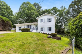 6110 Regis Ct, Fayetteville, NC 28314
