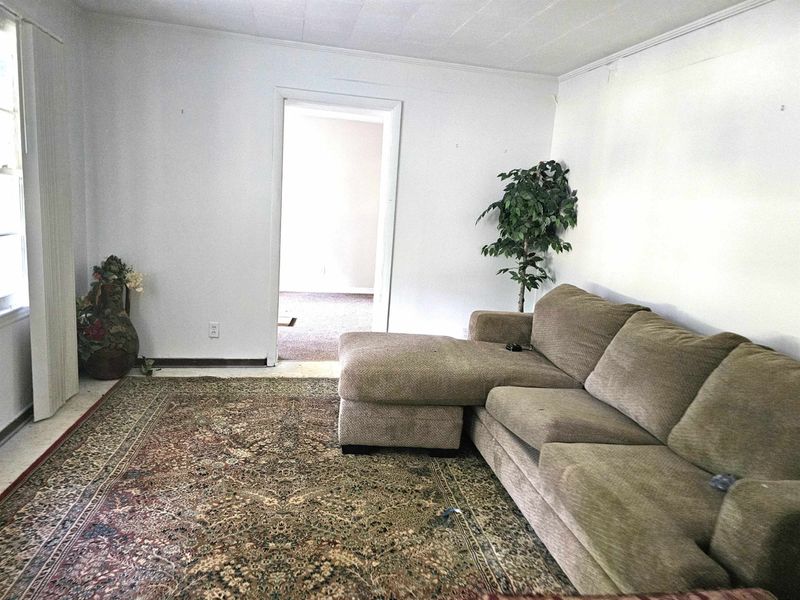 6111 Kelvin Dr, Durham, NC 27712