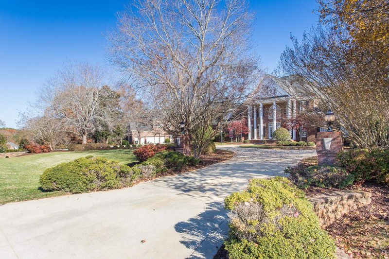 6112 Carlyle Dr, Raleigh, NC 27614