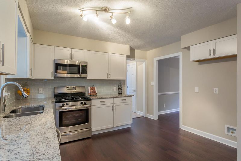 6112 River Landings Dr, Raleigh, NC 27604