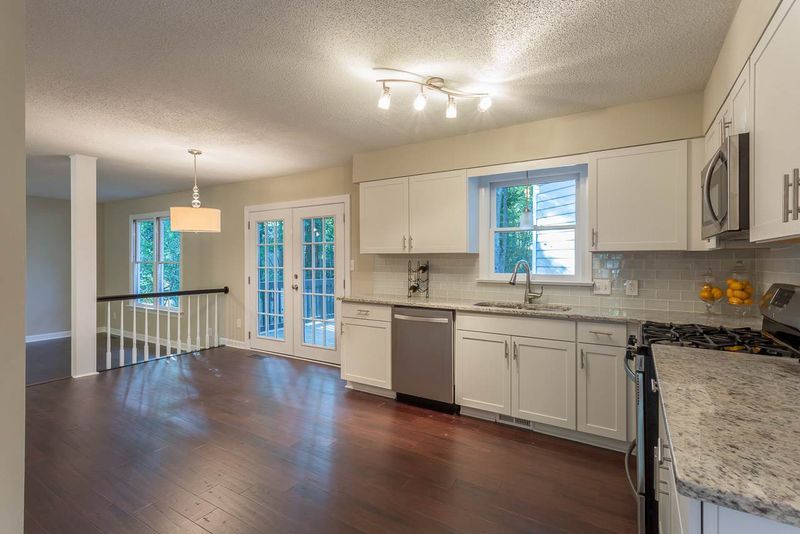 6112 River Landings Dr, Raleigh, NC 27604