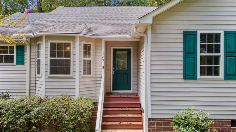 6112 Walnut Glen Dr, Willow Springs, NC 27592