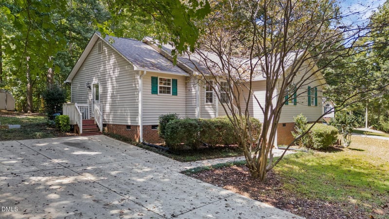 6112 Walnut Glen Dr, Willow Springs, NC 27592