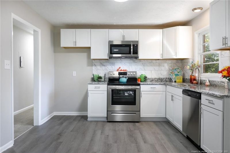 6113 Dandy Loop Rd, Fayetteville, NC 28314