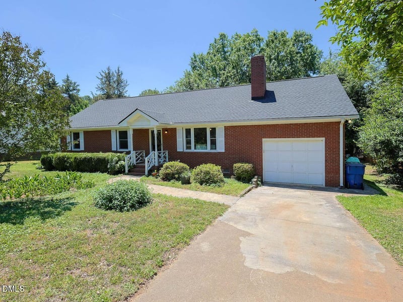 6113 Iris Dr, Raleigh, NC 27612