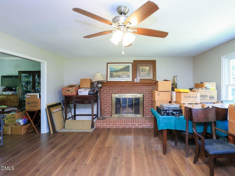 6113 Iris Dr, Raleigh, NC 27612