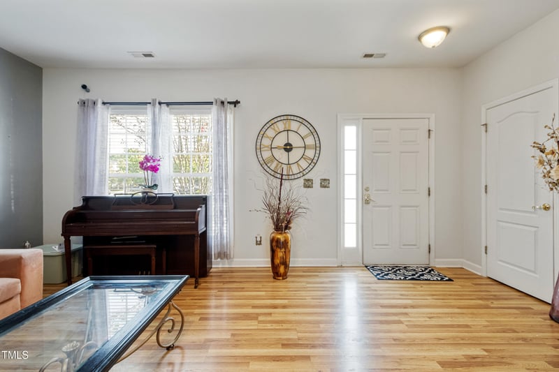 6113 Neuse Wood Dr, Raleigh, NC 27616