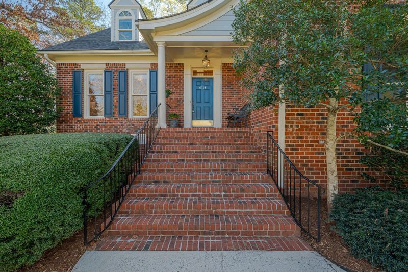 6114 Westglen Dr, Raleigh, NC 27612