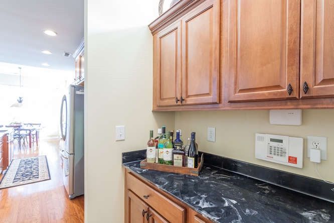 6116 Leesburg Ln, Raleigh, NC 27617