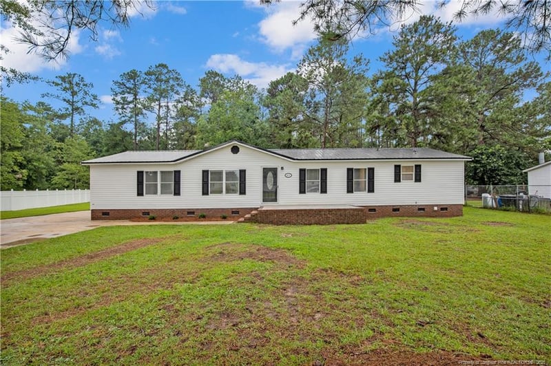 6117 Earp Ct, Hope Mills, NC 28348