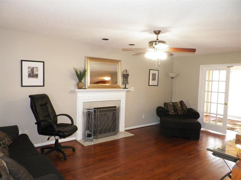 6117 Jordan Woods Dr, Raleigh, NC 27603