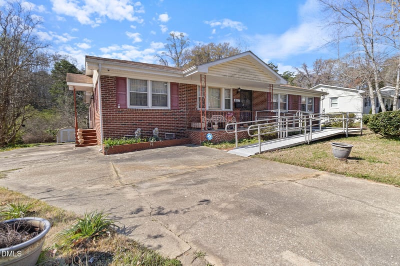 6117 Louise St, Fayetteville, NC 28314