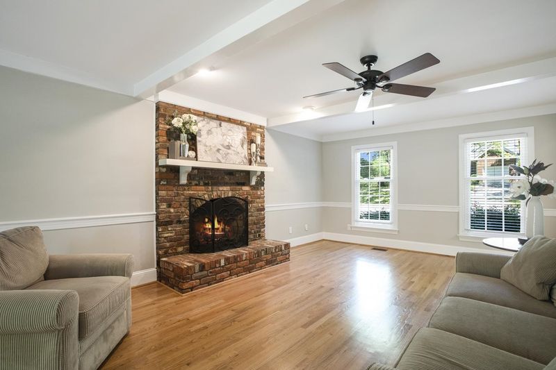 6117 Valley Estates Dr, Raleigh, NC 27612