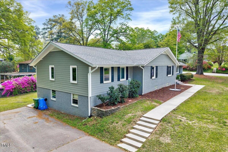 612 Academy St, Fuquay Varina, NC 27526