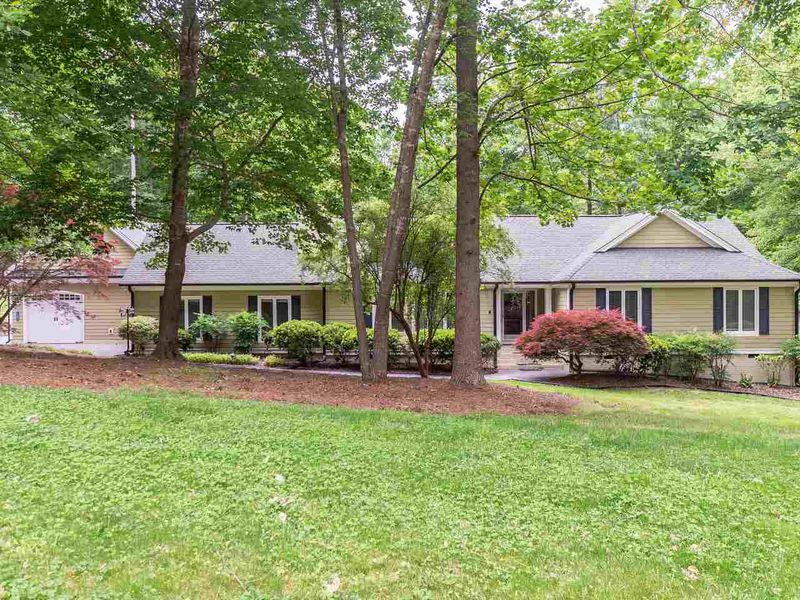 612 Brandywine Cir, Raleigh, NC 27614