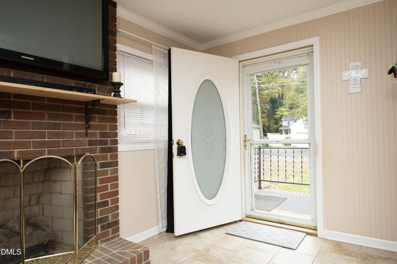 612 Carr St, Mebane, NC 27302