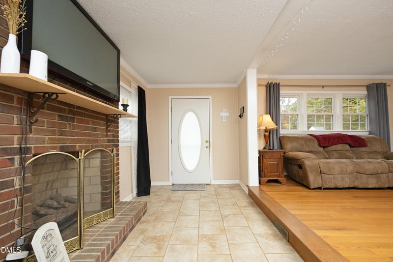 612 Carr St, Mebane, NC 27302