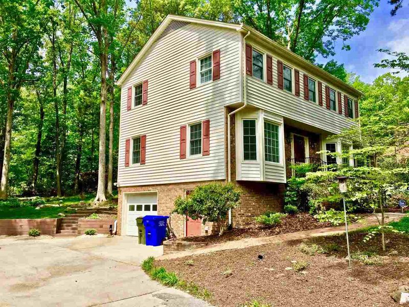 612 Churchill Dr, Chapel Hill, NC 27517