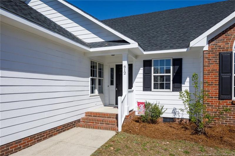612 Creedmoore Cir, Hope Mills, NC 28348