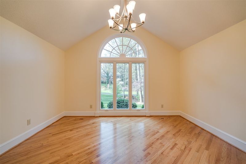 612 Downpatrick Ln, Raleigh, NC 27615