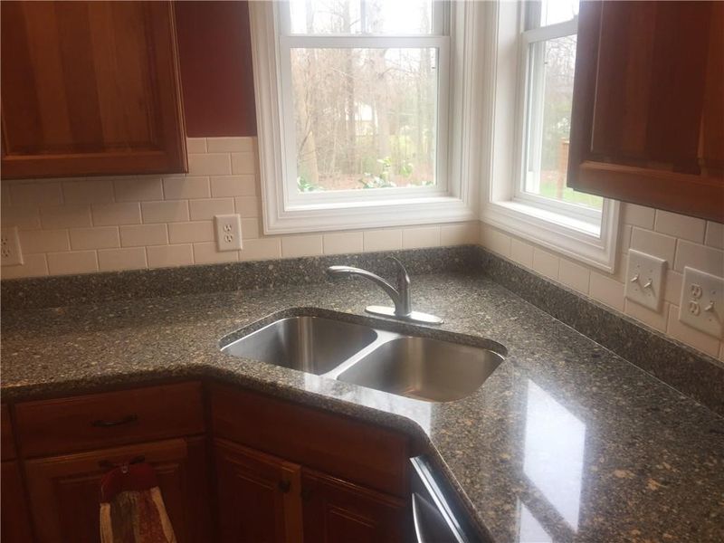 612 S Fourth St, Mebane, NC 27302