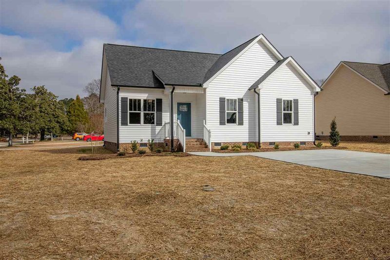 612 W Godwin St, Dunn, NC 28334